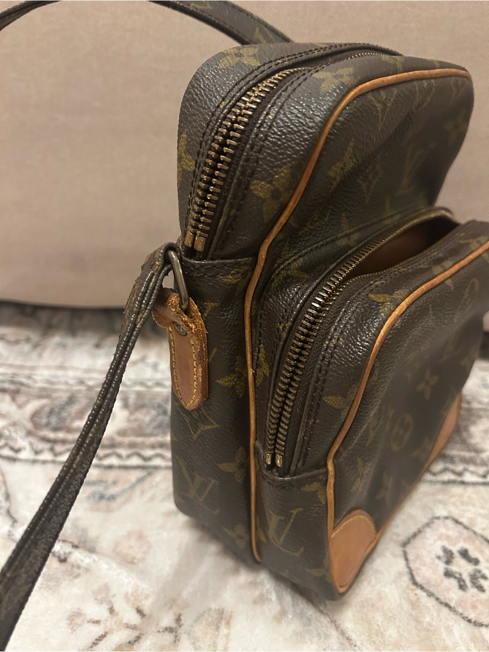 Louis Vuitton Monogram Canvas Brown & Tan Messenger Bag - Picture 3 of 9